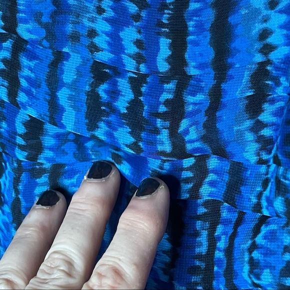 Aqua Water Print layered skirt - Picture 2 of 7